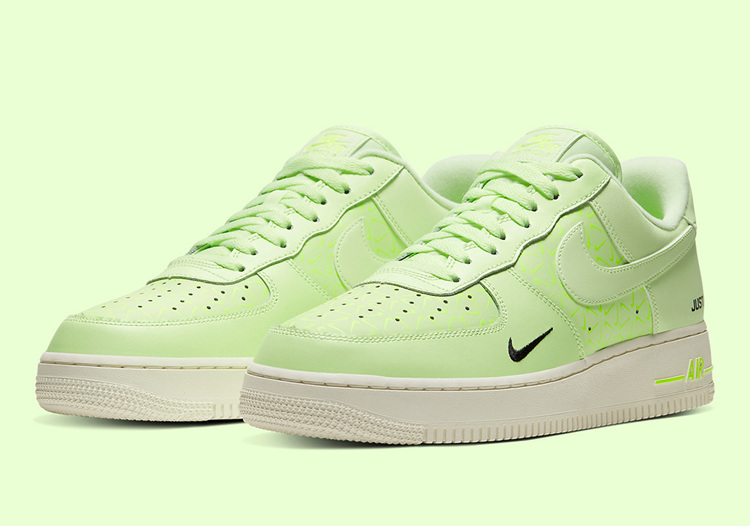 Nike,Air Force 1 Low,Just Do I 你能数清有多少 Swoosh 吗?这双 Air Force 1 有点亮眼! Nike,Air Force 1 Low,Just Do I 你能数清有多少 Swoosh 吗?这双 Air Force 1 有点亮眼!
