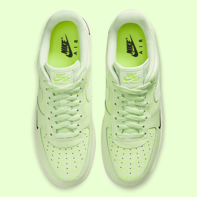 Nike,Air Force 1 Low,Just Do I 你能数清有多少 Swoosh 吗?这双 Air Force 1 有点亮眼! Nike,Air Force 1 Low,Just Do I 你能数清有多少 Swoosh 吗?这双 Air Force 1 有点亮眼!