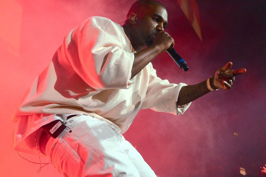 Travis Scott,Kanye West,Yeezy, 现身 Travis Scott 演出的侃爷,居然穿了... Travis Scott,Kanye West,Yeezy, 现身 Travis Scott 演出的侃爷,居然穿了...