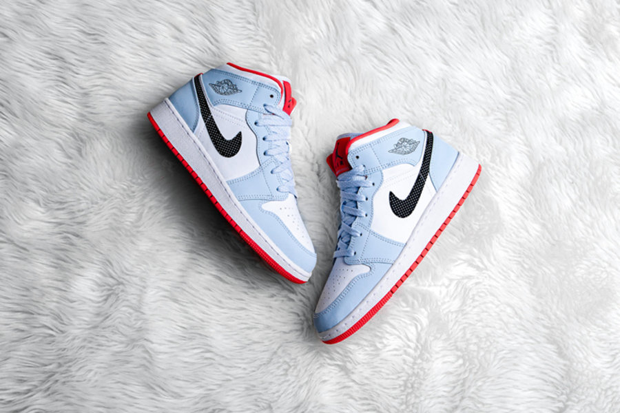 AJ,AJ1 Mid GS,555112-400 天价冰蓝配色!全新 Air Jordan 1 Mid 现已发售!但是... AJ,AJ1 Mid GS,555112-400 天价冰蓝配色!全新 Air Jordan 1 Mid 现已发售!但是...