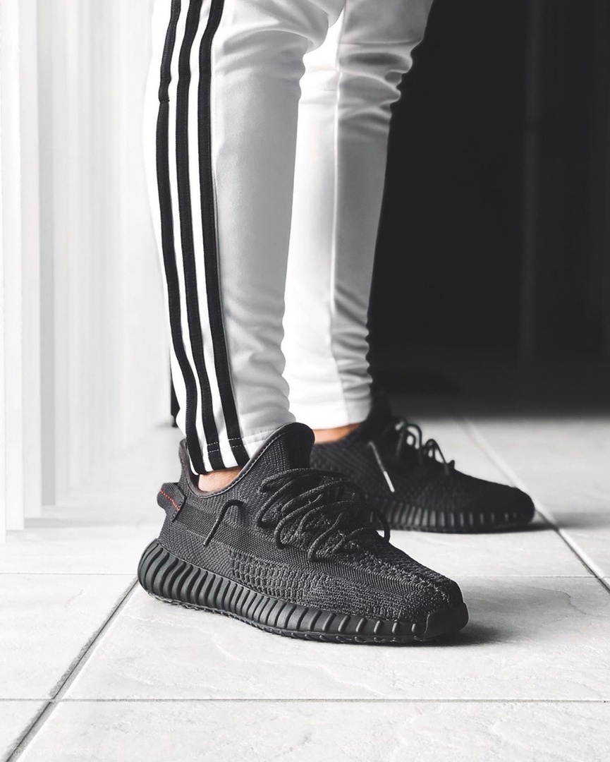 adidas,Yeezy Boost 350 V2,发售 今早发售的黑天使你抢到了吗?市价暴跌终于能入手了! adidas,Yeezy Boost 350 V2,发售 今早发售的黑天使你抢到了吗?市价暴跌终于能入手了!