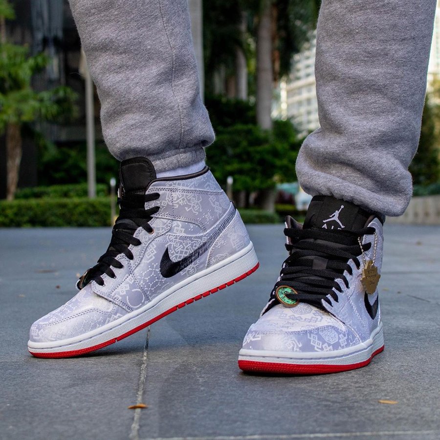 AJ1,Air Jordan 1 Mid,,发售,CU280 冠希亲晒刮开效果!白丝绸 AJ1 Mid 线下登记开启!周六发售! AJ1,Air Jordan 1 Mid,,发售,CU280 冠希亲晒刮开效果!白丝绸 AJ1 Mid 线下登记开启!周六发售!