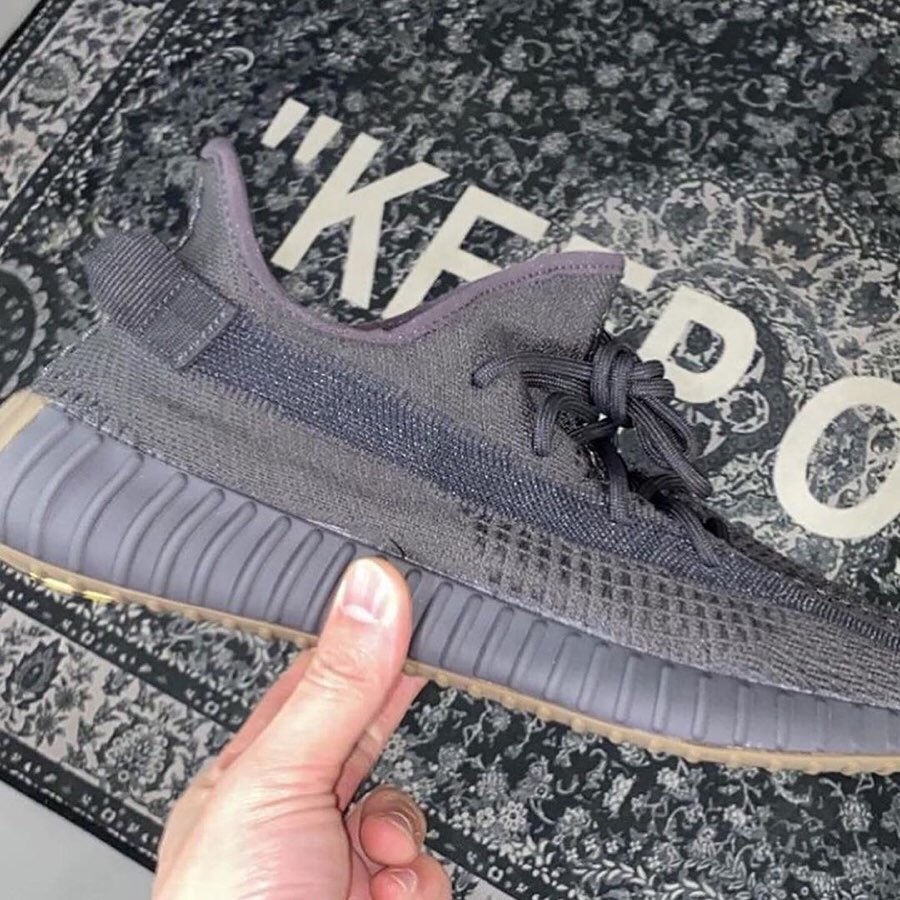 Yeezy 350 V2,adidas,Yeezy 700 侃爷打翻了调色盘!「生胶灰天使」Yeezy 350 V2 首度曝光! Yeezy 350 V2,adidas,Yeezy 700 侃爷打翻了调色盘!「生胶灰天使」Yeezy 350 V2 首度曝光!