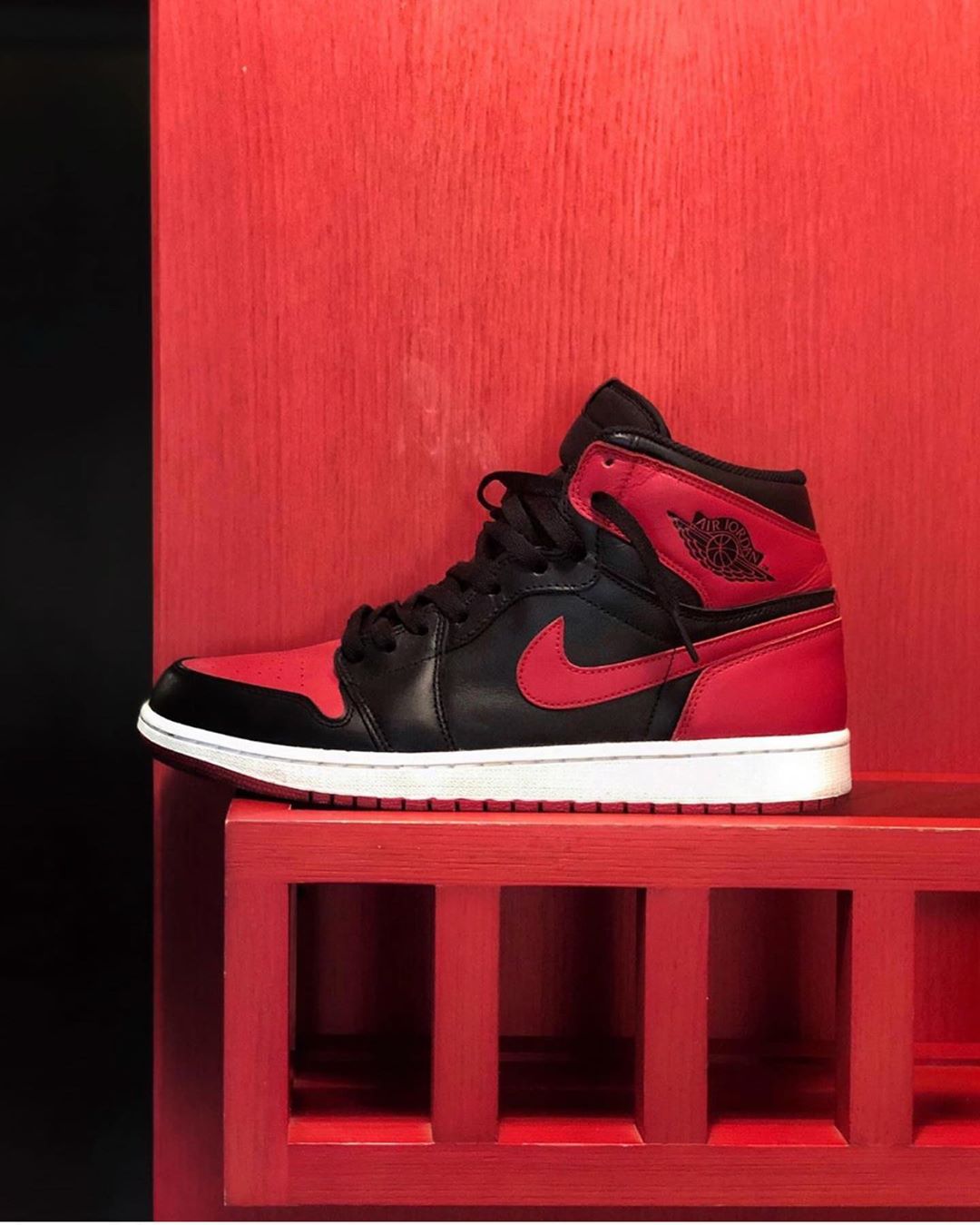 AJ1,Air Jordan 1,BQ4422-600,发售 庆祝 AJ1 三十五周年又有狠鞋!反转黑红配色首次曝光! AJ1,Air Jordan 1,BQ4422-600,发售 庆祝 AJ1 三十五周年又有狠鞋!反转黑红配色首次曝光!