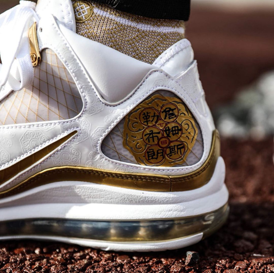 Nike,LeBron 7,QS,CU5646-100 LeBron 7 中秋配色最新上脚美图释出!下周复刻回归! Nike,LeBron 7,QS,CU5646-100 LeBron 7 中秋配色最新上脚美图释出!下周复刻回归!