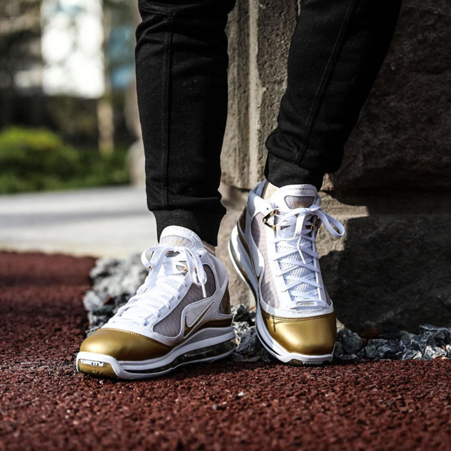 Nike,LeBron 7,China Moon,CU564 官图正式曝光! 詹皇亲穿 LeBron 7 中秋配色!将于下周发售! Nike,LeBron 7,China Moon,CU564 官图正式曝光! 詹皇亲穿 LeBron 7 中秋配色!将于下周发售!