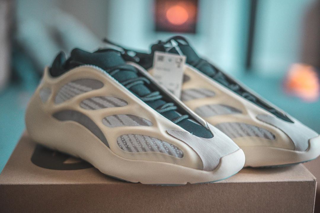 Yeezy,700 V3,发售,FW4980 市价翻了一倍!Yeezy 700 V3 可能是今年的最大黑马! Yeezy,700 V3,发售,FW4980 市价翻了一倍!Yeezy 700 V3 可能是今年的最大黑马!