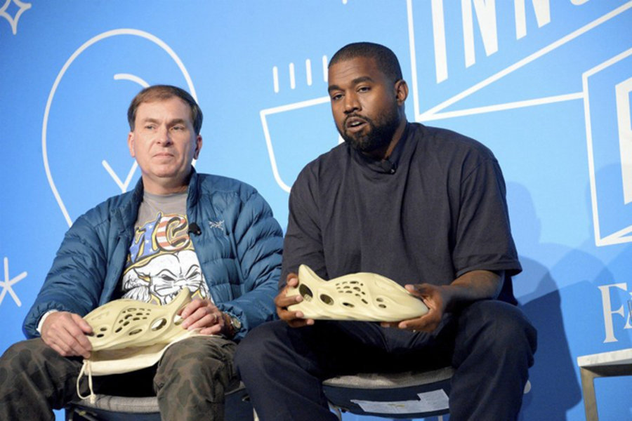 Yeezy,Foam Runner Yeezy 洞洞鞋再曝实物新图!将于近期正式发售! Yeezy,Foam Runner Yeezy 洞洞鞋再曝实物新图!将于近期正式发售!