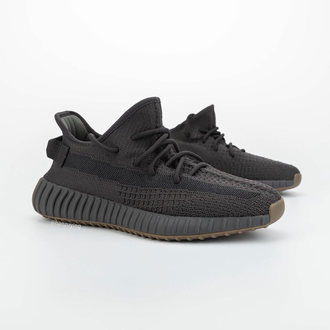 adidas,Yeezy 350 V2,FY2903,FX9 两双 Yeezy 350 V2 新配色细节曝光!灵感来自初代? adidas,Yeezy 350 V2,FY2903,FX9 两双 Yeezy 350 V2 新配色细节曝光!灵感来自初代?