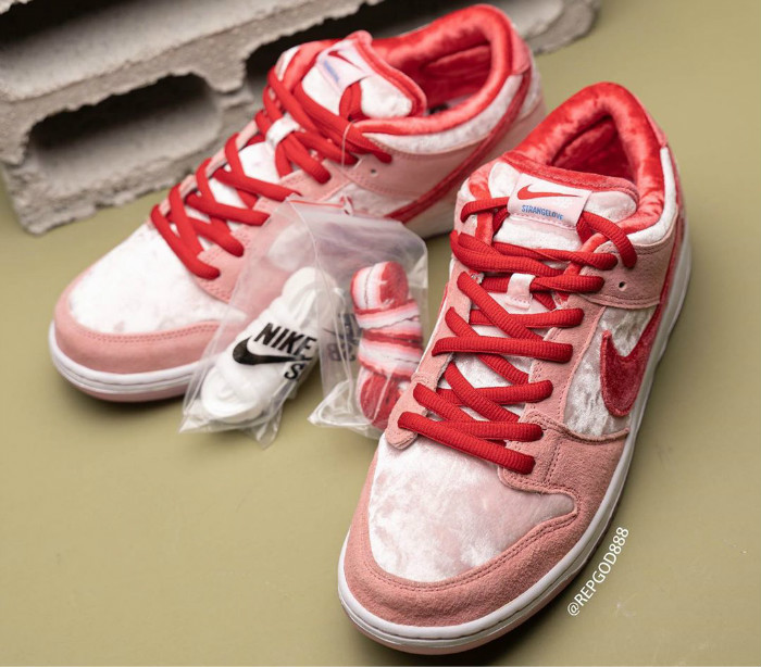 StrangeLove,Nike,SB Dunk Low,C 「情人节」Dunk SB 曝光!爱神秒变骷髅丘比特,女友都夸你有品位 StrangeLove,Nike,SB Dunk Low,C 「情人节」Dunk SB 曝光!爱神秒变骷髅丘比特,女友都夸你有品位