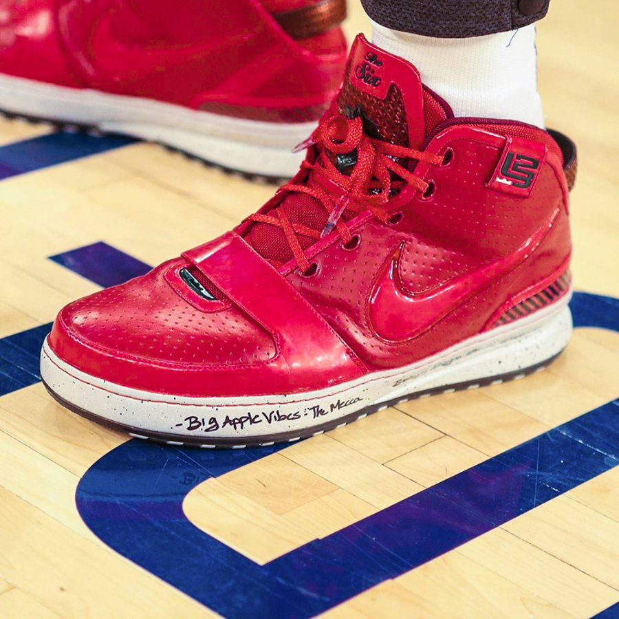 LeBron 6,Nike,明星,上脚,詹姆斯 有望复刻?!詹姆斯再度上脚 LeBron 6!场下鞋款也有看点! LeBron 6,Nike,明星,上脚,詹姆斯 有望复刻?!詹姆斯再度上脚 LeBron 6!场下鞋款也有看点!