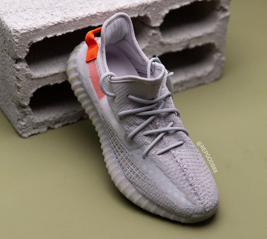 FX9017,Yeezy,Yeezy 350 让你留下醒目的背影!Yeezy 350 V2 又有后跟鞋提了! FX9017,Yeezy,Yeezy 350 让你留下醒目的背影!Yeezy 350 V2 又有后跟鞋提了!
