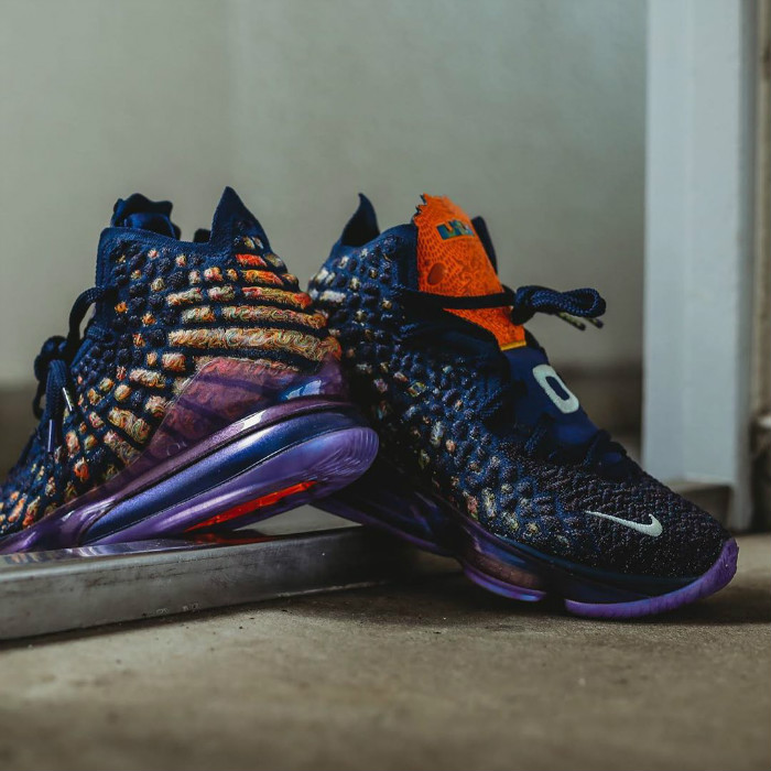 LeBron 17,Monsters,CD5050-400 配套服饰同样精彩!你是否也在等这套大灌篮 LeBron 17? LeBron 17,Monsters,CD5050-400 配套服饰同样精彩!你是否也在等这套大灌篮 LeBron 17?