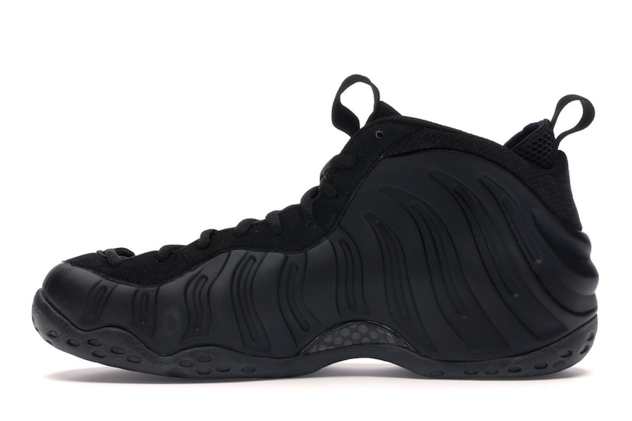 Air Foamposite One,Nike,发售 时隔 13 年回归!纯黑喷 Air Foamposite One 年底发售 Air Foamposite One,Nike,发售 时隔 13 年回归!纯黑喷 Air Foamposite One 年底发售