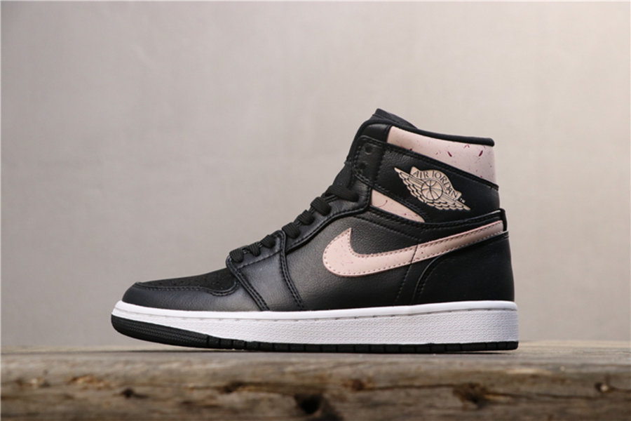 AJ,AJ1,Air Jordan 1 去年发售的 AJ1 价格全面崩盘!最火的一双暴跌近一万! AJ,AJ1,Air Jordan 1 去年发售的 AJ1 价格全面崩盘!最火的一双暴跌近一万!