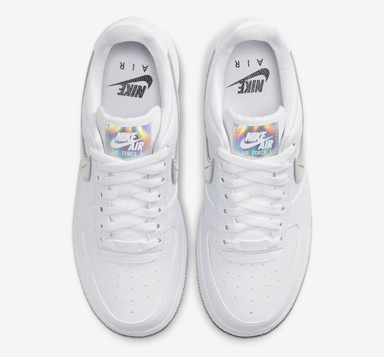 Nike,Air Force 1 Low,WMNS,CJ16 Swoosh 呈现珍珠光泽!这双 Air Force 1 绝对是吸睛好手! Nike,Air Force 1 Low,WMNS,CJ16 Swoosh 呈现珍珠光泽!这双 Air Force 1 绝对是吸睛好手!