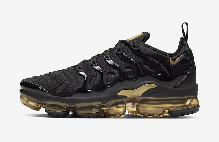 Air VaporMax Plus,Nike,发售,CW72 炫酷的黑金装扮!Air VaporMax Plus 全新配色登场! Air VaporMax Plus,Nike,发售,CW72 炫酷的黑金装扮!Air VaporMax Plus 全新配色登场!