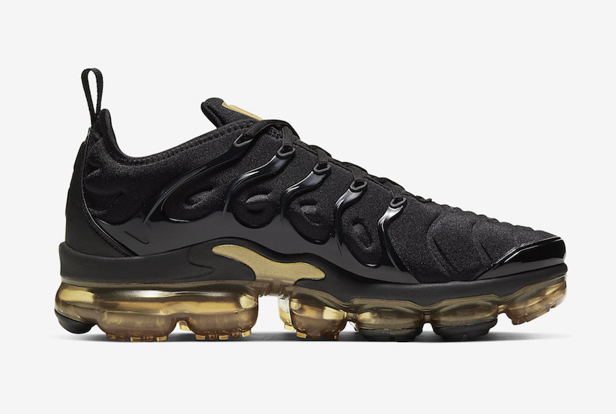 Air VaporMax Plus,Nike,发售,CW72 炫酷的黑金装扮!Air VaporMax Plus 全新配色登场! Air VaporMax Plus,Nike,发售,CW72 炫酷的黑金装扮!Air VaporMax Plus 全新配色登场!