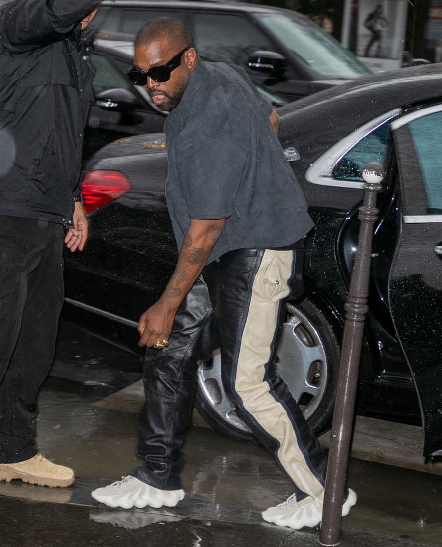 Yeezy 451,adidas,Kanye West,明星 暗示即将发售?侃爷上脚「火山」Yeezy 451!设计有变化! Yeezy 451,adidas,Kanye West,明星 暗示即将发售?侃爷上脚「火山」Yeezy 451!设计有变化!