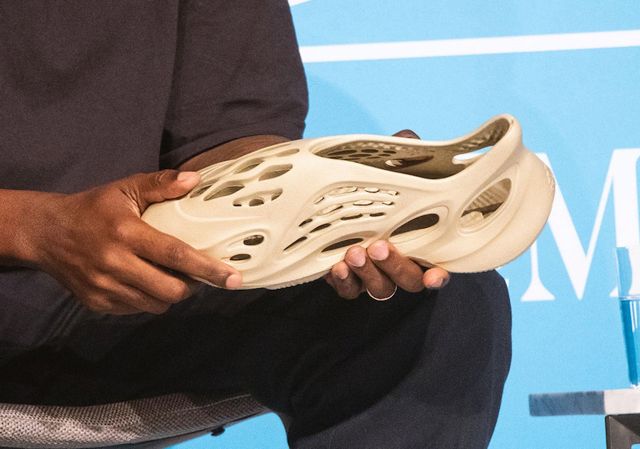 Yeezy Foam Runner, A$AP Ferg 上脚未市售 Yeezy 洞洞鞋!网友:国内啥时候发?! Yeezy Foam Runner, A$AP Ferg 上脚未市售 Yeezy 洞洞鞋!网友:国内啥时候发?!