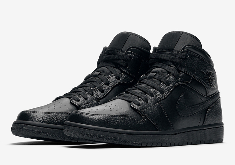 AJ,AJ1 Mid,Triple Black,554724 经典黑白纯色风!这两双 AJ1 Mid 简约低调不失风度! AJ,AJ1 Mid,Triple Black,554724 经典黑白纯色风!这两双 AJ1 Mid 简约低调不失风度!