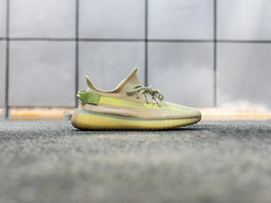 Yeezy Boost 350 V2,Flax,FX9028 跳票的「Yeezy 新亚限」小编提前上脚!实物真香! Yeezy Boost 350 V2,Flax,FX9028 跳票的「Yeezy 新亚限」小编提前上脚!实物真香!