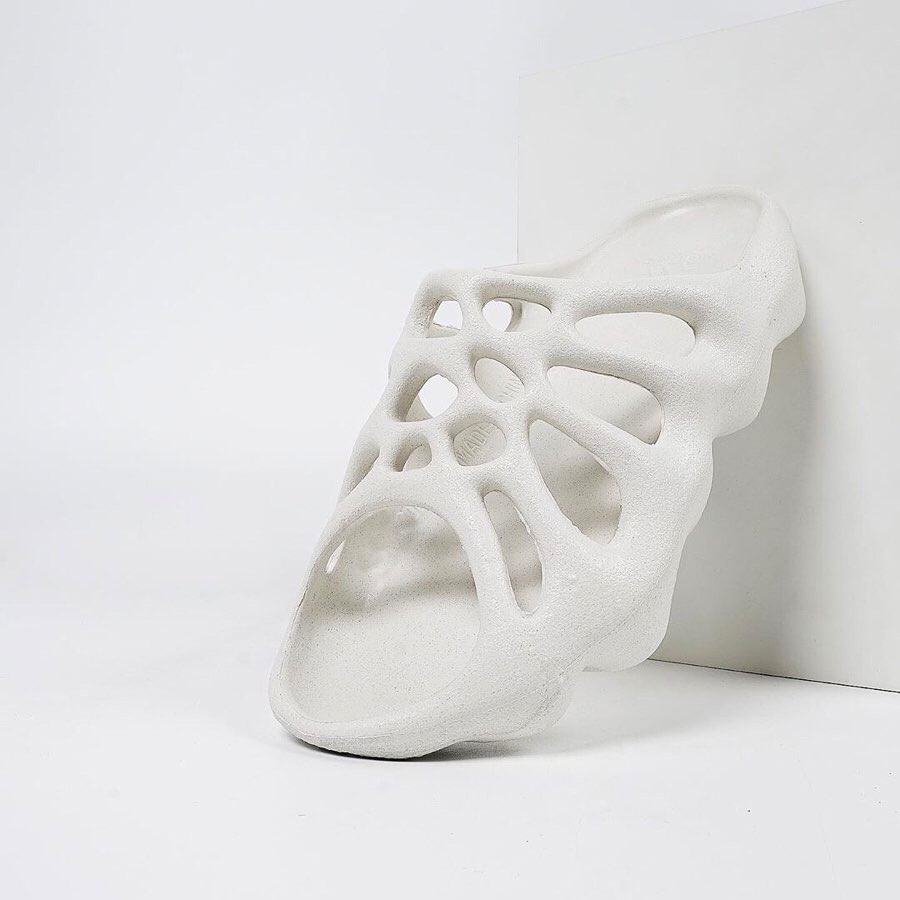 Yeezy Slide,Yeezy拖鞋,Yeezy 450 Yeezy 拖鞋还有新鞋型!看着就超凉快! Yeezy Slide,Yeezy拖鞋,Yeezy 450 Yeezy 拖鞋还有新鞋型!看着就超凉快!