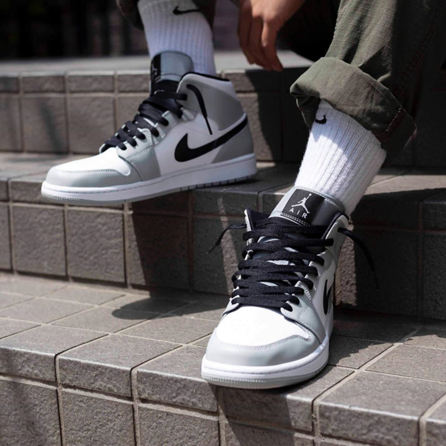AJ,AJ1 Mid,AJ1 Low,Light Smoke 迪奥、刮刮乐 AJ1 同款配色!这两双 Air Jordan 1 目测要火! AJ,AJ1 Mid,AJ1 Low,Light Smoke 迪奥、刮刮乐 AJ1 同款配色!这两双 Air Jordan 1 目测要火!
