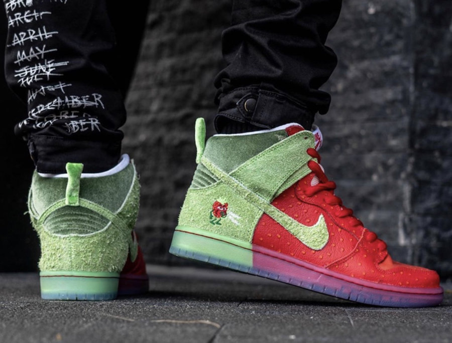 Dunk SB,Nike,发售,CW7093-600,上脚 视觉冲击力十足!咳嗽草莓 Dunk SB 上脚有点香! Dunk SB,Nike,发售,CW7093-600,上脚 视觉冲击力十足!咳嗽草莓 Dunk SB 上脚有点香!