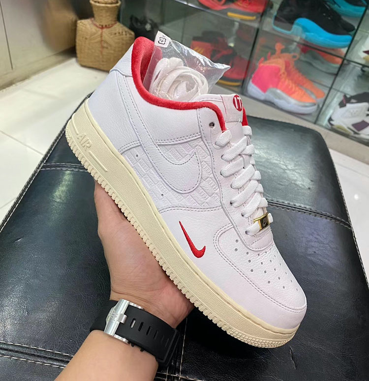 Nike,KITH,Air Force 1 Low KITH x Nike Air Force 1 最新实物曝光!鞋舌细节有亮点! Nike,KITH,Air Force 1 Low KITH x Nike Air Force 1 最新实物曝光!鞋舌细节有亮点!
