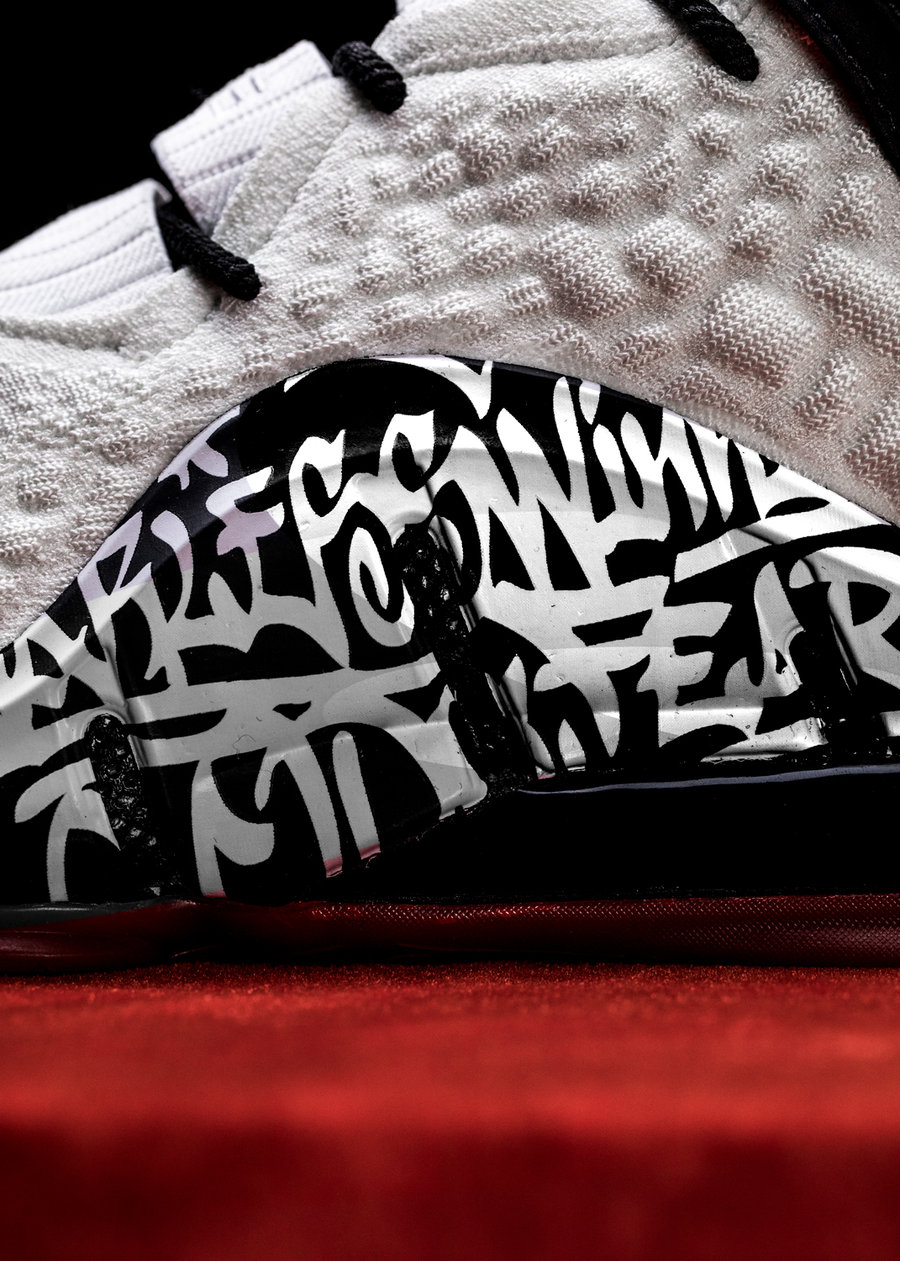 Nike,LeBron 17,发售,上脚 苦等 14 年,这双鞋终于被 Nike “复刻”!只不过… Nike,LeBron 17,发售,上脚 苦等 14 年,这双鞋终于被 Nike “复刻”!只不过…