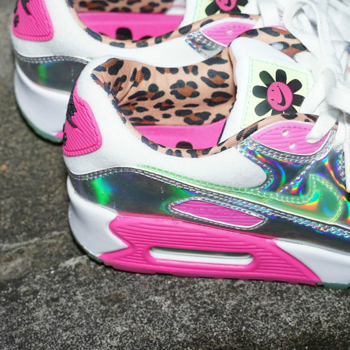 Nike,Air Max 90 LX,CQ2559-100, 全息炫彩 + 丹宁小花!这两双 Air Max 90 太抢眼了! Nike,Air Max 90 LX,CQ2559-100, 全息炫彩 + 丹宁小花!这两双 Air Max 90 太抢眼了!