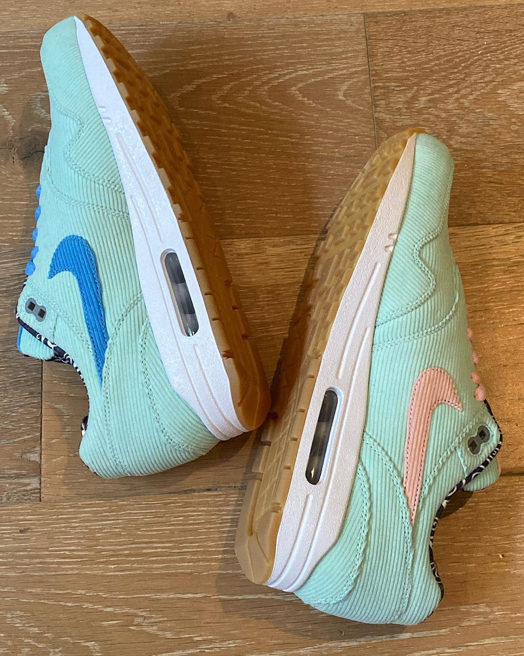 Air Max 1,发售 冠希晒出 2 双神秘 Air Max 1!是你最想要的「灯芯绒」! Air Max 1,发售 冠希晒出 2 双神秘 Air Max 1!是你最想要的「灯芯绒」!