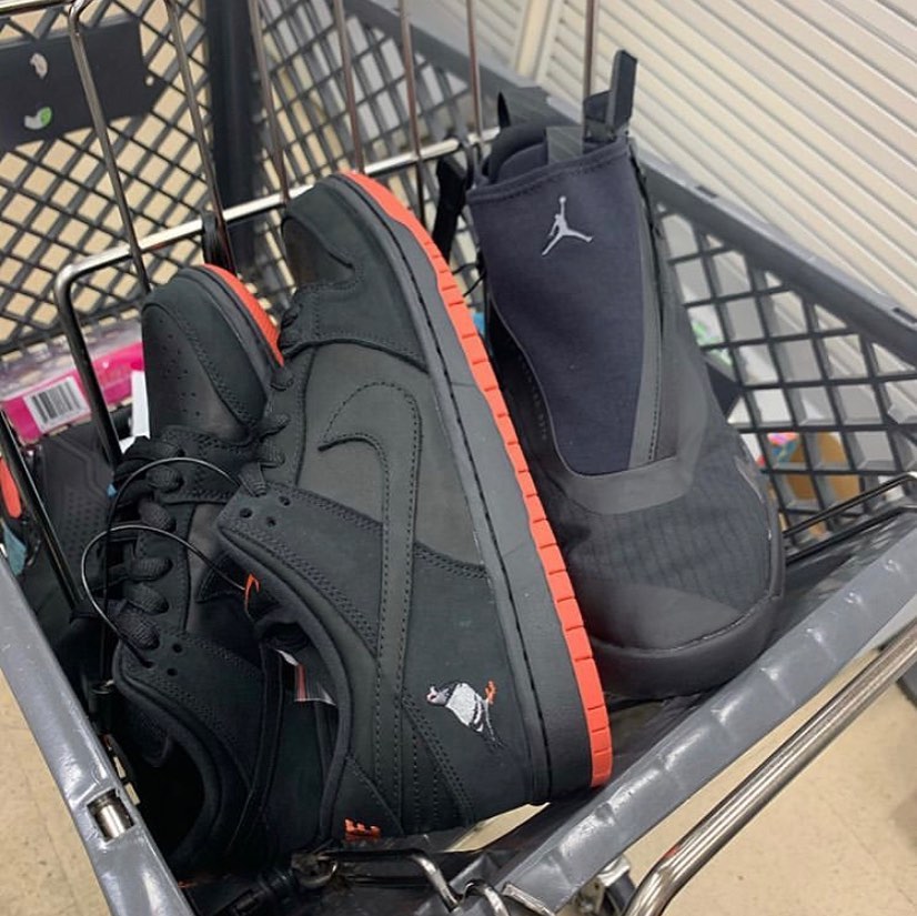 Dunk,Kobe,Air Foamposite,发售 美国奥莱惊现「黑鸽子」Dunk!售价 17 美金!买到的都赚翻了! Dunk,Kobe,Air Foamposite,发售 美国奥莱惊现「黑鸽子」Dunk!售价 17 美金!买到的都赚翻了!