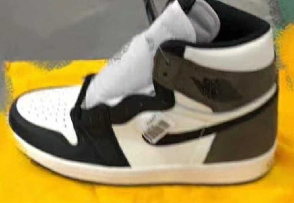 555088-105,AJ1,Air Jordan 1 555088-105 小倒钩 AJ1 实物图终于曝光了!居然还是黑脚趾? 555088-105,AJ1,Air Jordan 1 555088-105 小倒钩 AJ1 实物图终于曝光了!居然还是黑脚趾?