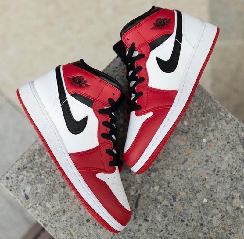 Air Jordan 1 Mid GS,Gym Red,55 元年白红的绝佳替代品!小芝加哥 AJ1 Mid 即将发售,不过.... Air Jordan 1 Mid GS,Gym Red,55 元年白红的绝佳替代品!小芝加哥 AJ1 Mid 即将发售,不过....