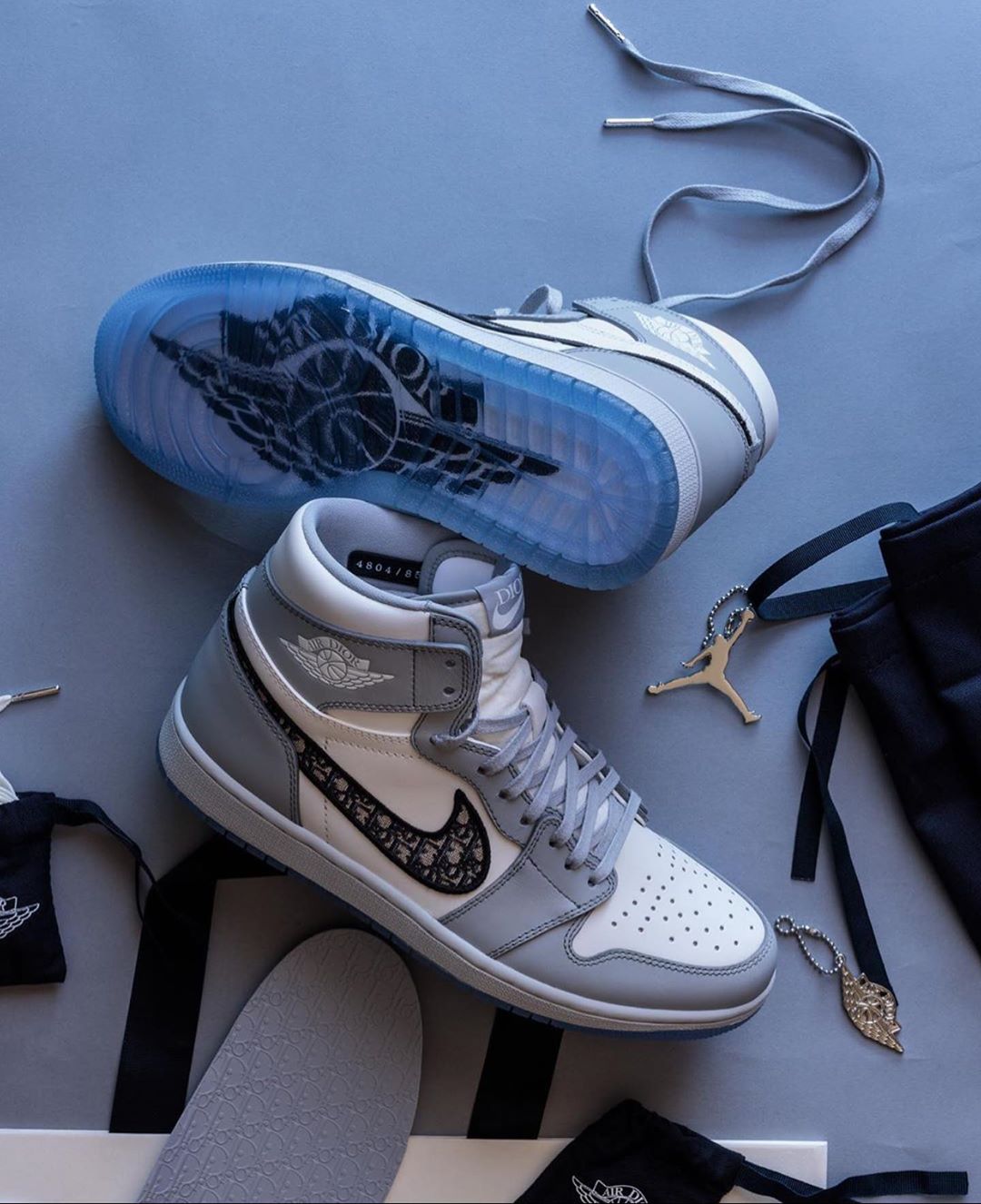 Air Jordan 1,AJ1,发售 AJ1 触底反弹?!倒钩、OW 又快破万了!反季都能全线涨价! Air Jordan 1,AJ1,发售 AJ1 触底反弹?!倒钩、OW 又快破万了!反季都能全线涨价!
