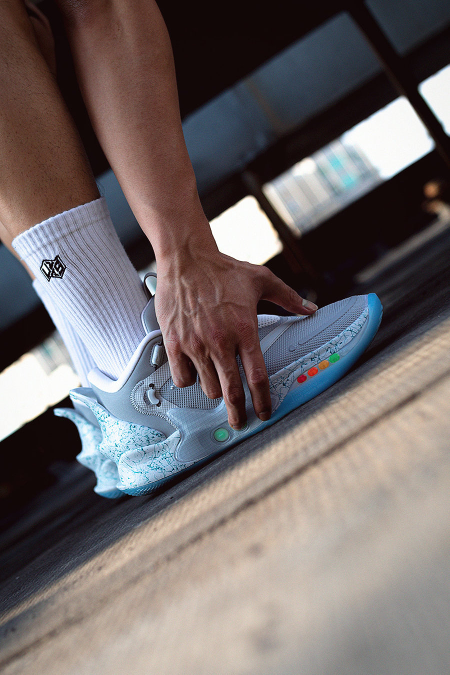Nike,Adapt BB 2.0,MAG 梦寐以求的酷炫功能!Nike 终于把它做出来了!路人全盯着我的鞋! Nike,Adapt BB 2.0,MAG 梦寐以求的酷炫功能!Nike 终于把它做出来了!路人全盯着我的鞋!