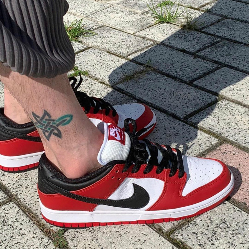 Nike,Dunk SB Low,Chicago,BQ681 元年白红的绝佳替代!芝加哥 Dunk SB 上脚也太美了! Nike,Dunk SB Low,Chicago,BQ681 元年白红的绝佳替代!芝加哥 Dunk SB 上脚也太美了!