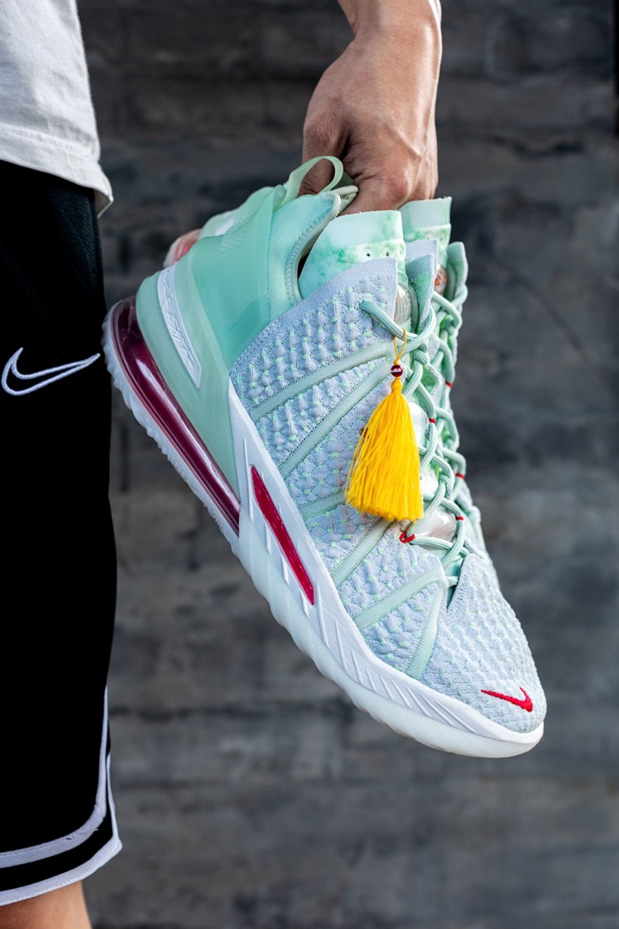 Nike,LeBron 18,发售 限量 600 套!紫禁重器 LeBron 18 双屉礼盒今晚发售 Nike,LeBron 18,发售 限量 600 套!紫禁重器 LeBron 18 双屉礼盒今晚发售