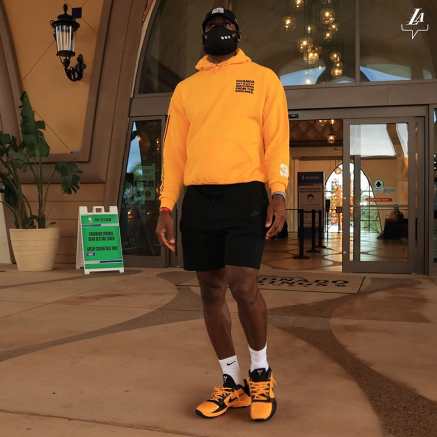 NBA,球星上脚  浓眉上脚科比 5 李小龙配色绝杀!NBA 半决赛球星上脚看花眼! NBA,球星上脚  浓眉上脚科比 5 李小龙配色绝杀!NBA 半决赛球星上脚看花眼!
