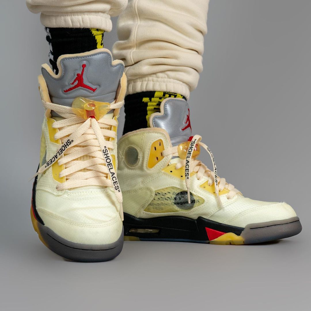 AJ5,Air Jordan 5,DH8565-100,发售 这鞋氧化可真黄!流川枫 OFF-WHITE x AJ5 上脚照香吗? AJ5,Air Jordan 5,DH8565-100,发售 这鞋氧化可真黄!流川枫 OFF-WHITE x AJ5 上脚照香吗?