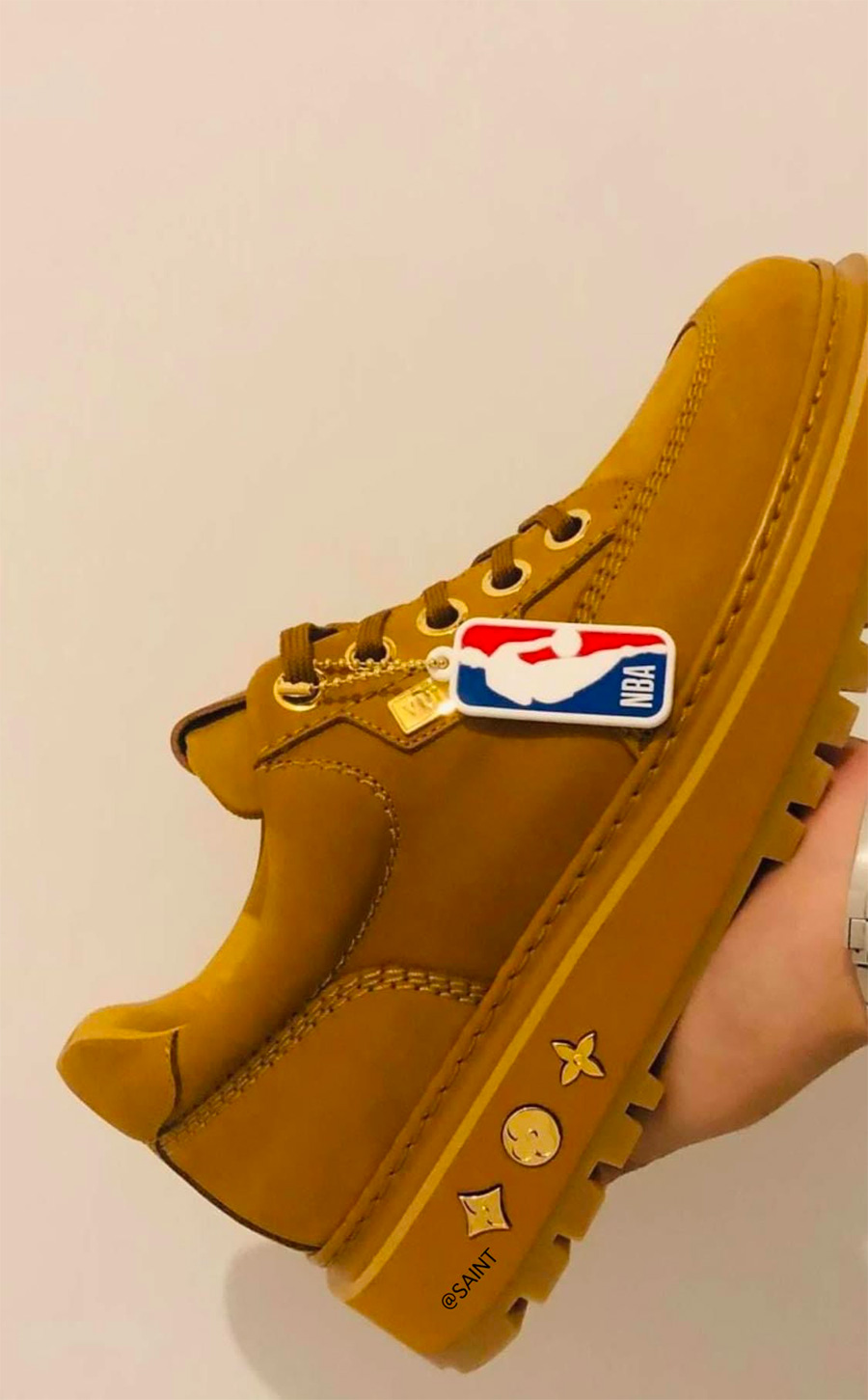 Louis Vuitton,LV,NBA Louis Vuitton LV x NBA 联名鞋首次曝光!还有一个冠军奖杯礼盒! Louis Vuitton,LV,NBA Louis Vuitton LV x NBA 联名鞋首次曝光!还有一个冠军奖杯礼盒!