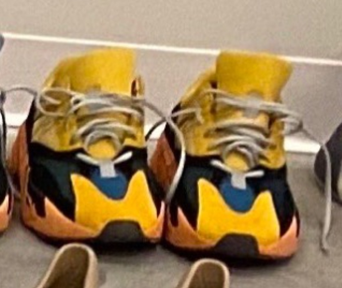 Yeezy 700,Yeezy,侃爷 太阳配色来了!可能是最亮眼的 Yeezy Boost 700 了! Yeezy 700,Yeezy,侃爷 太阳配色来了!可能是最亮眼的 Yeezy Boost 700 了!