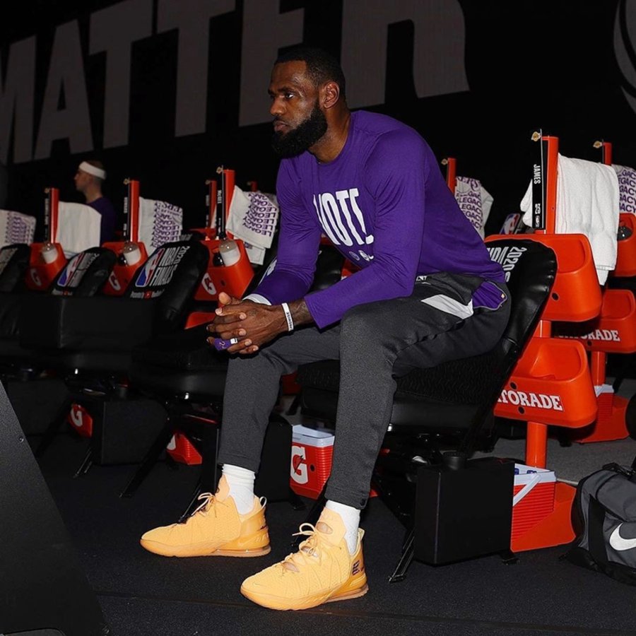 Nike,LeBron 18 詹姆斯首次上脚 LBJ18 出战总决赛,助湖人取得赛点! Nike,LeBron 18 詹姆斯首次上脚 LBJ18 出战总决赛,助湖人取得赛点!