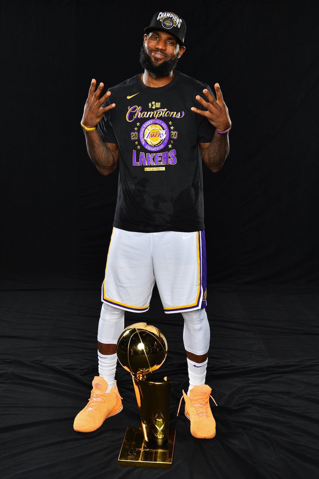 Nike,LeBron 18,发售,DB8148-801 詹姆斯总冠军战靴官图释出!想买可能有点难! Nike,LeBron 18,发售,DB8148-801 詹姆斯总冠军战靴官图释出!想买可能有点难!