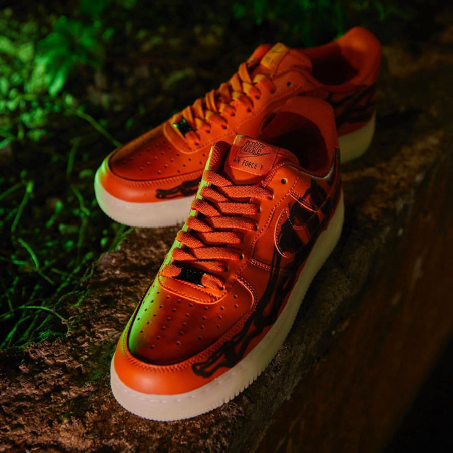 Nike,Air Force 1,‘07,Skelton,Q 下周三发售!万圣节 Air Force 1 实物曝光,看完就想买! Nike,Air Force 1,‘07,Skelton,Q 下周三发售!万圣节 Air Force 1 实物曝光,看完就想买!