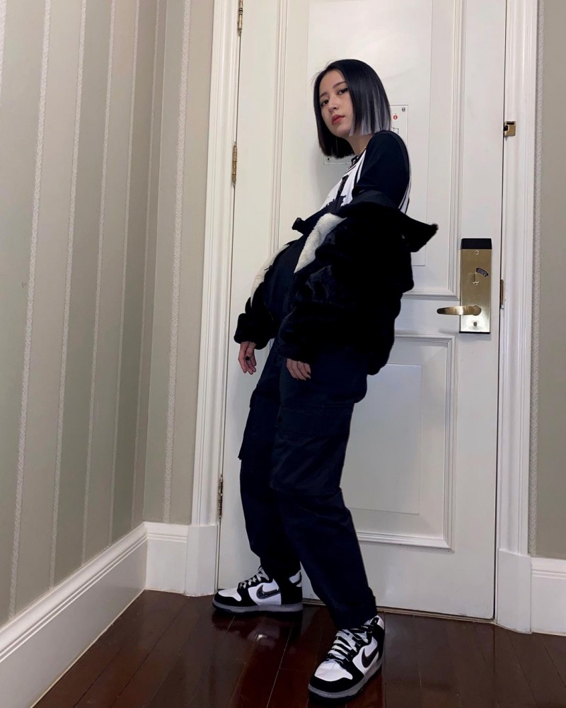 明星上脚 欧阳娜娜又「撞鞋」!近期球鞋女神上脚太顶了? 明星上脚 欧阳娜娜又「撞鞋」!近期球鞋女神上脚太顶了?