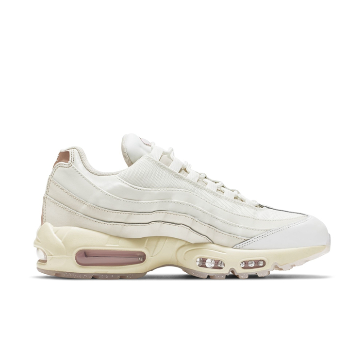 Nike,Air Max 95,WMNS 淡粉气垫搭配纯白鞋面!这款全新 Air Max 95 你打几分? Nike,Air Max 95,WMNS 淡粉气垫搭配纯白鞋面!这款全新 Air Max 95 你打几分?