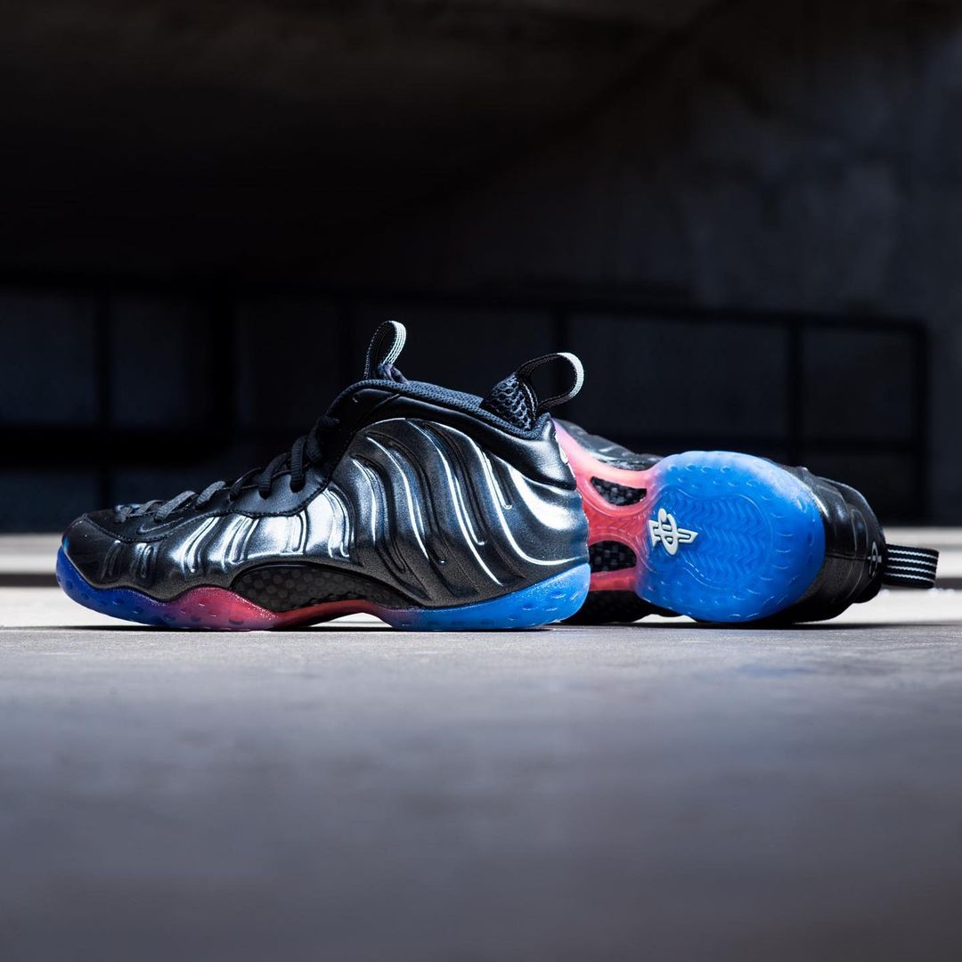 Nike,Air Foamposite One,Air Pe 变色镜面喷 Foamposite One 好帅!有一点好多网友不满意! Nike,Air Foamposite One,Air Pe 变色镜面喷 Foamposite One 好帅!有一点好多网友不满意!